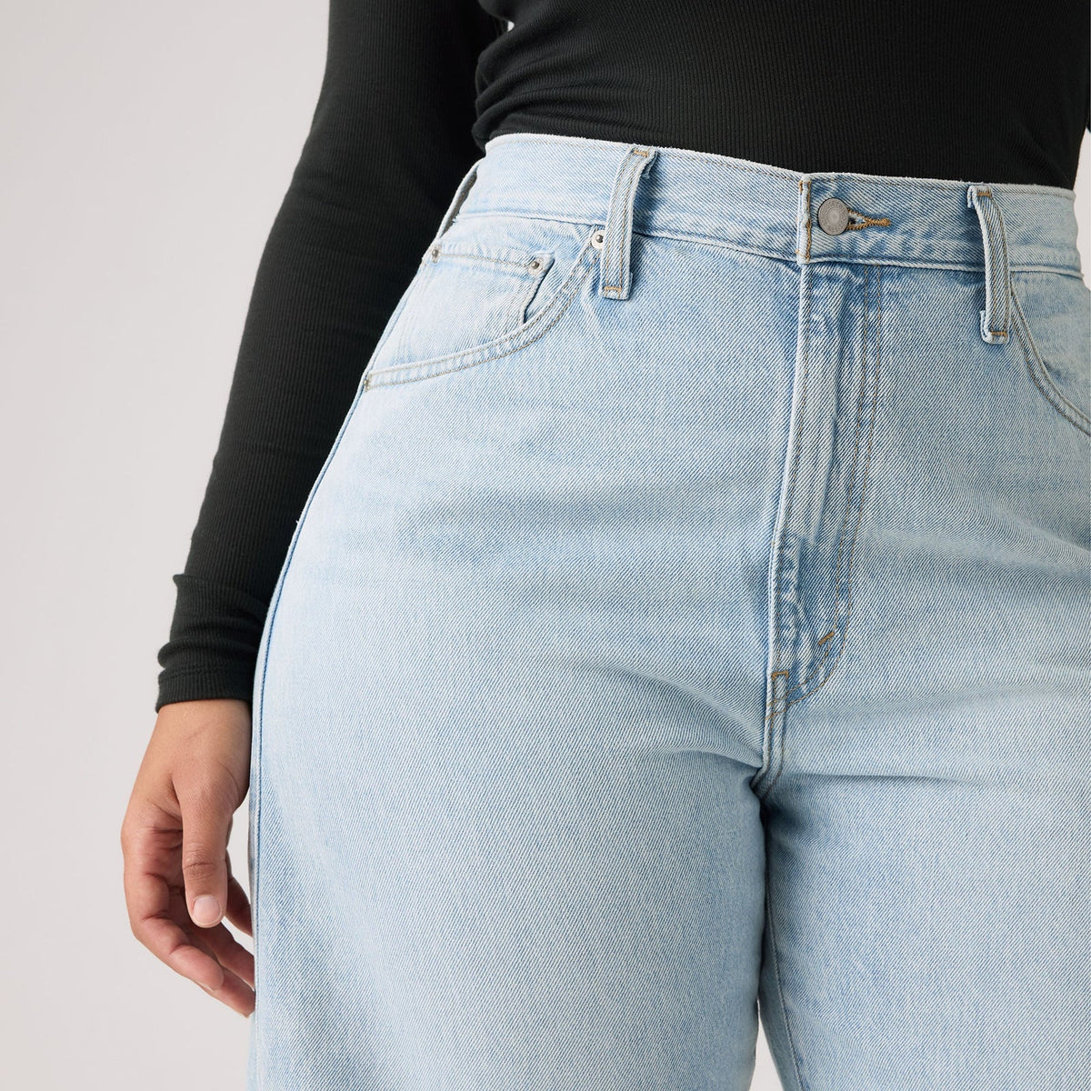 Levi's® Women's Cinch Barrel Jeans - 'Abraided Art' Light Wash