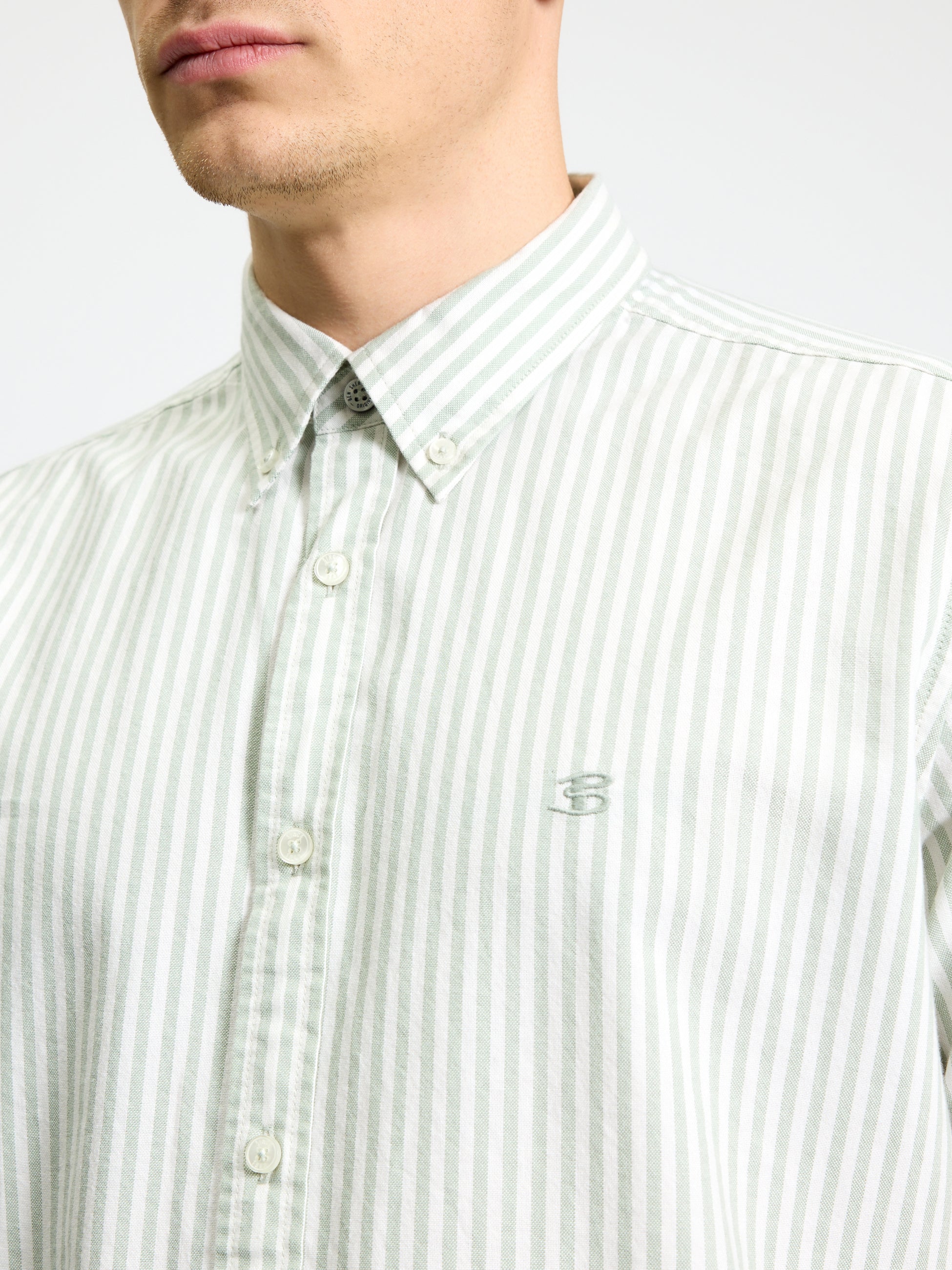 Ben Sherman Short Sleeve Shirt: Oxford Stripe - Sage