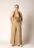 Toyah Singlet in Desert