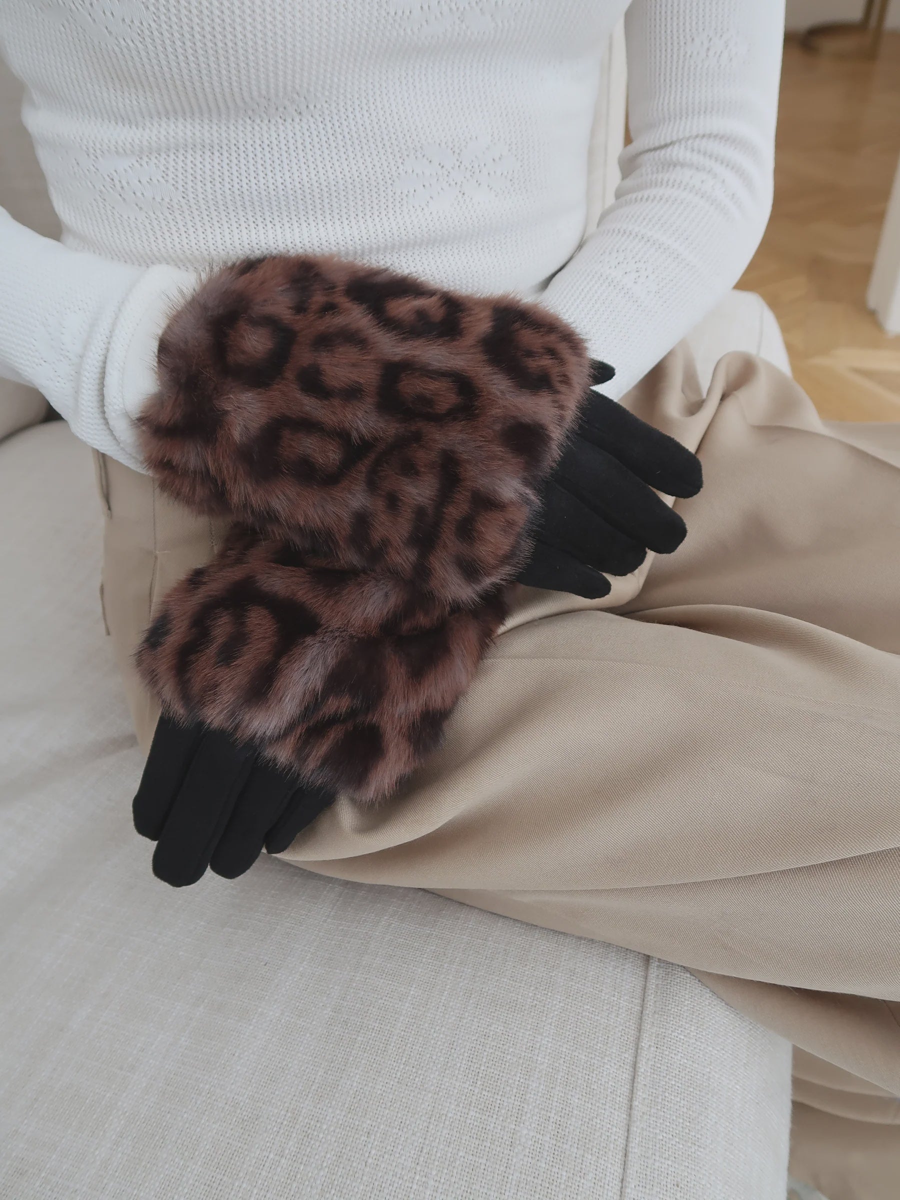 Vegan Fur Leopard Gloves