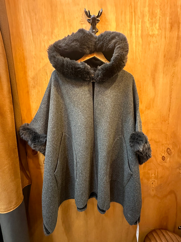 Fur Detail Hooded Poncho With Front Pockets