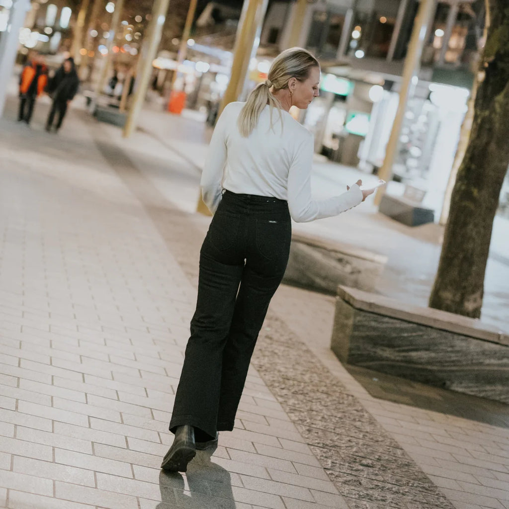 Moke: Lina Long Sleeve Ribbed Top - Pearl