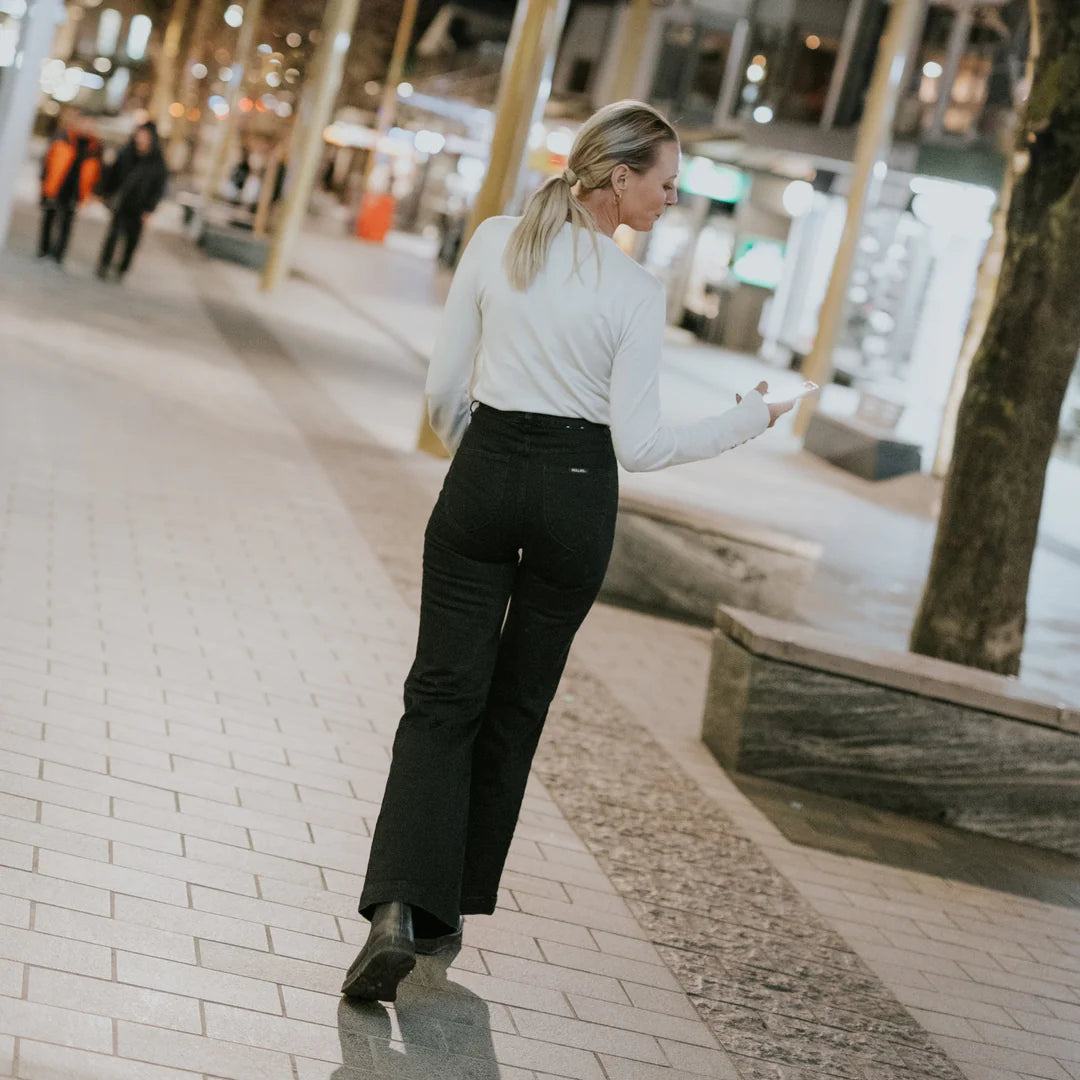 Moke: Lina Long Sleeve Ribbed Top - Pearl