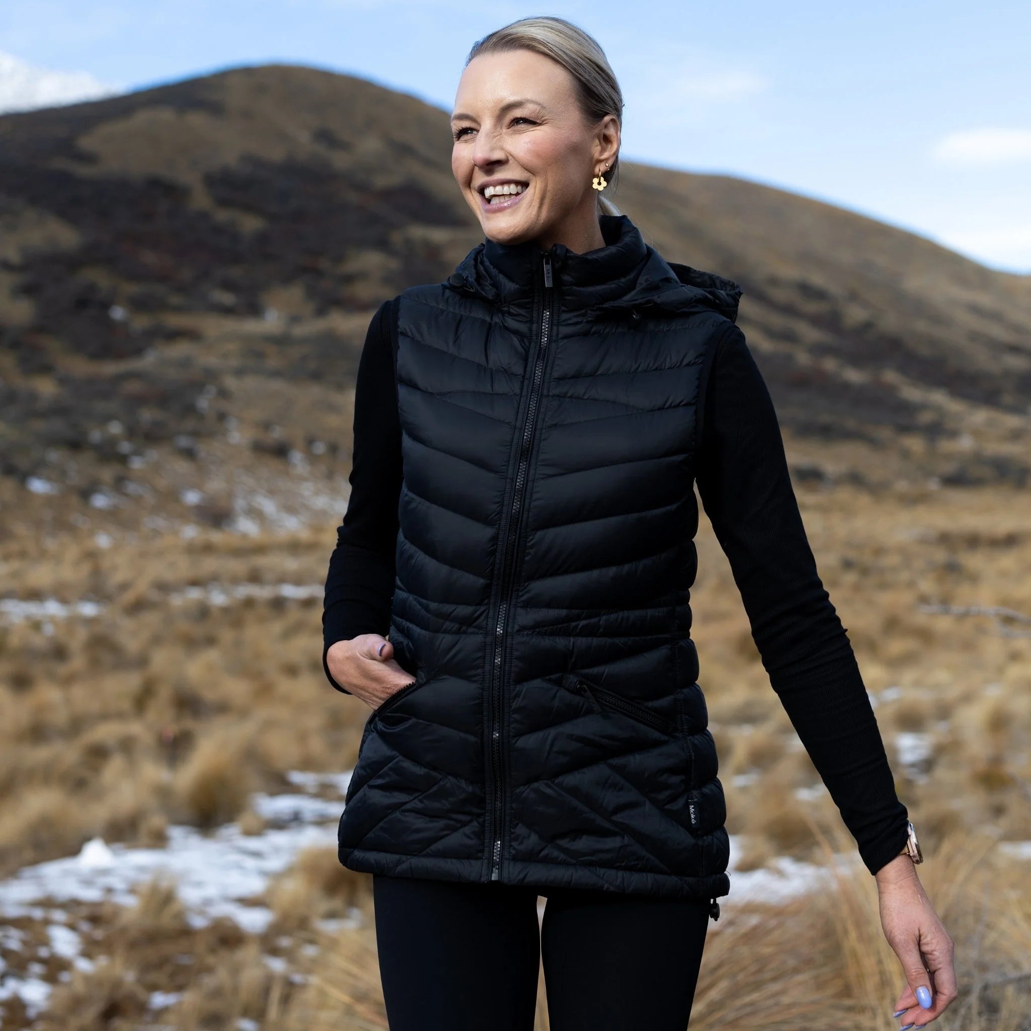 Moke: Mary-Claire 90/10 Packable Down Vest - Black