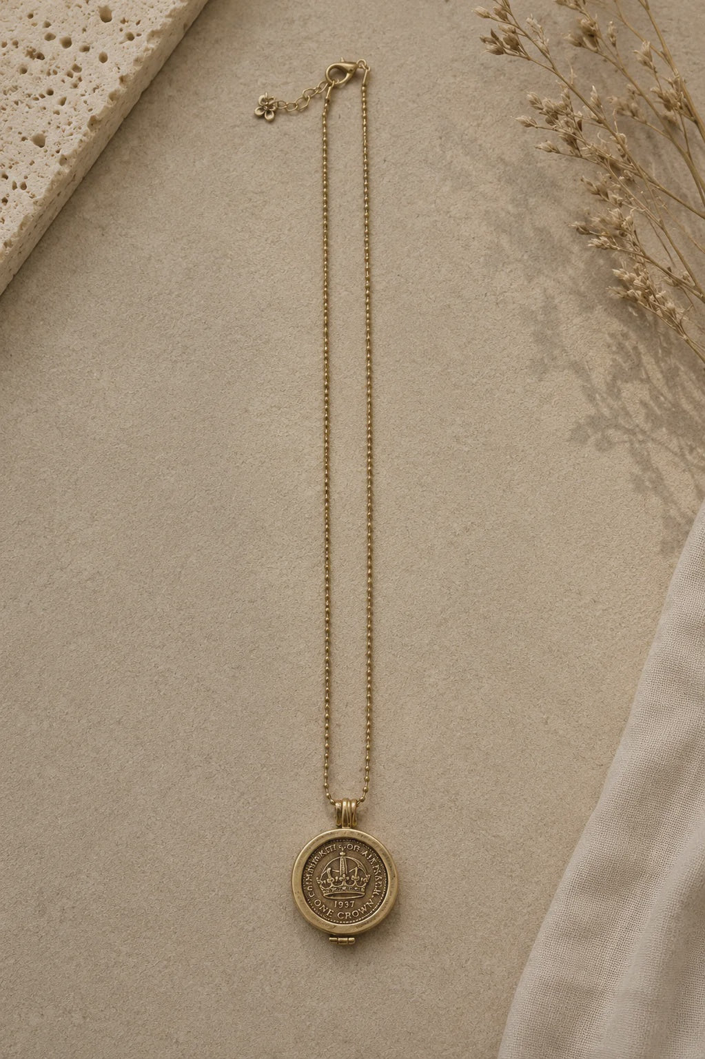 Remi Necklace in Gold