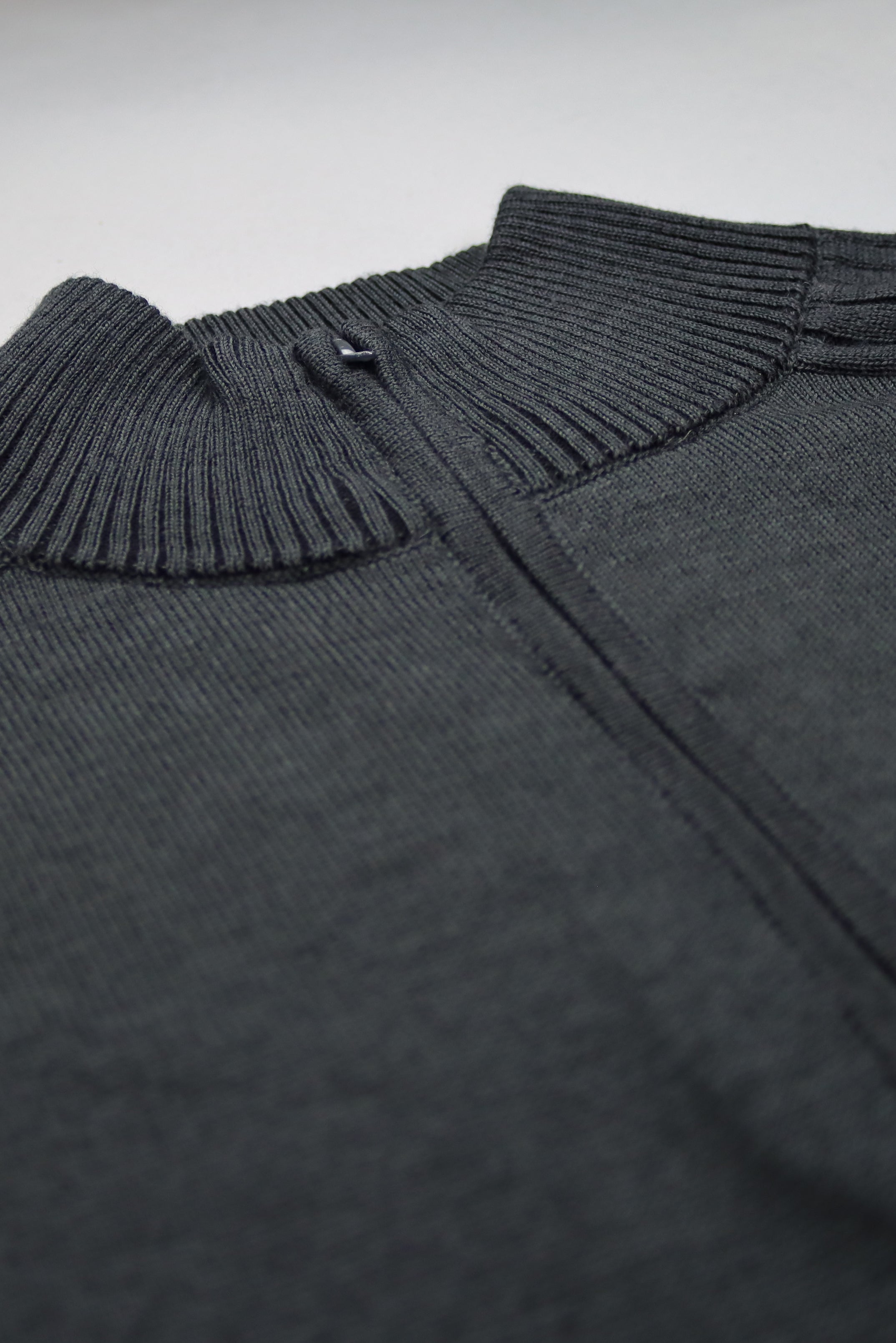 R.F. Scott 100% Merino Wool Zip Neck Knit: Parker - Lead