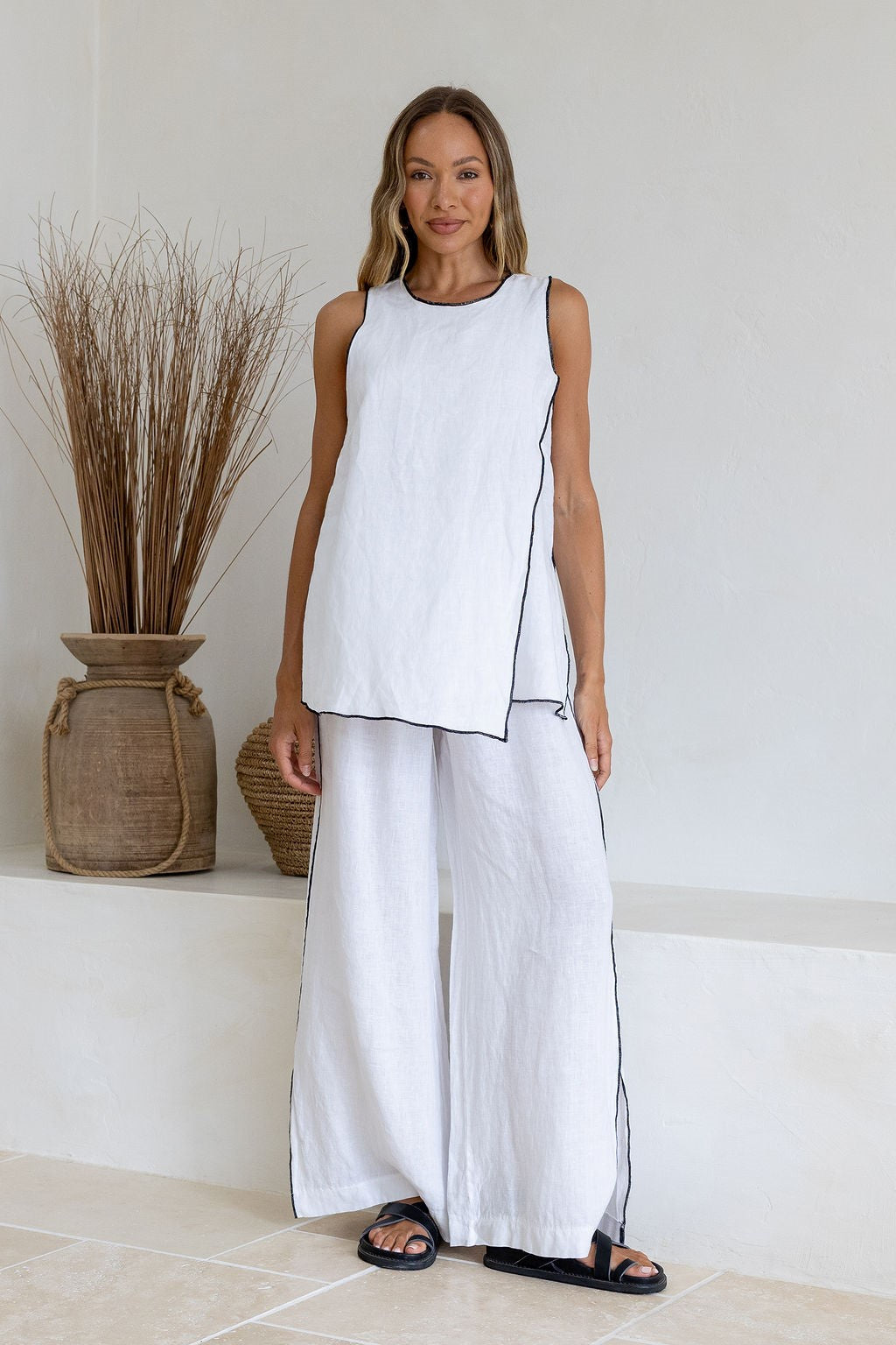 Ariosa Linen Pants in White