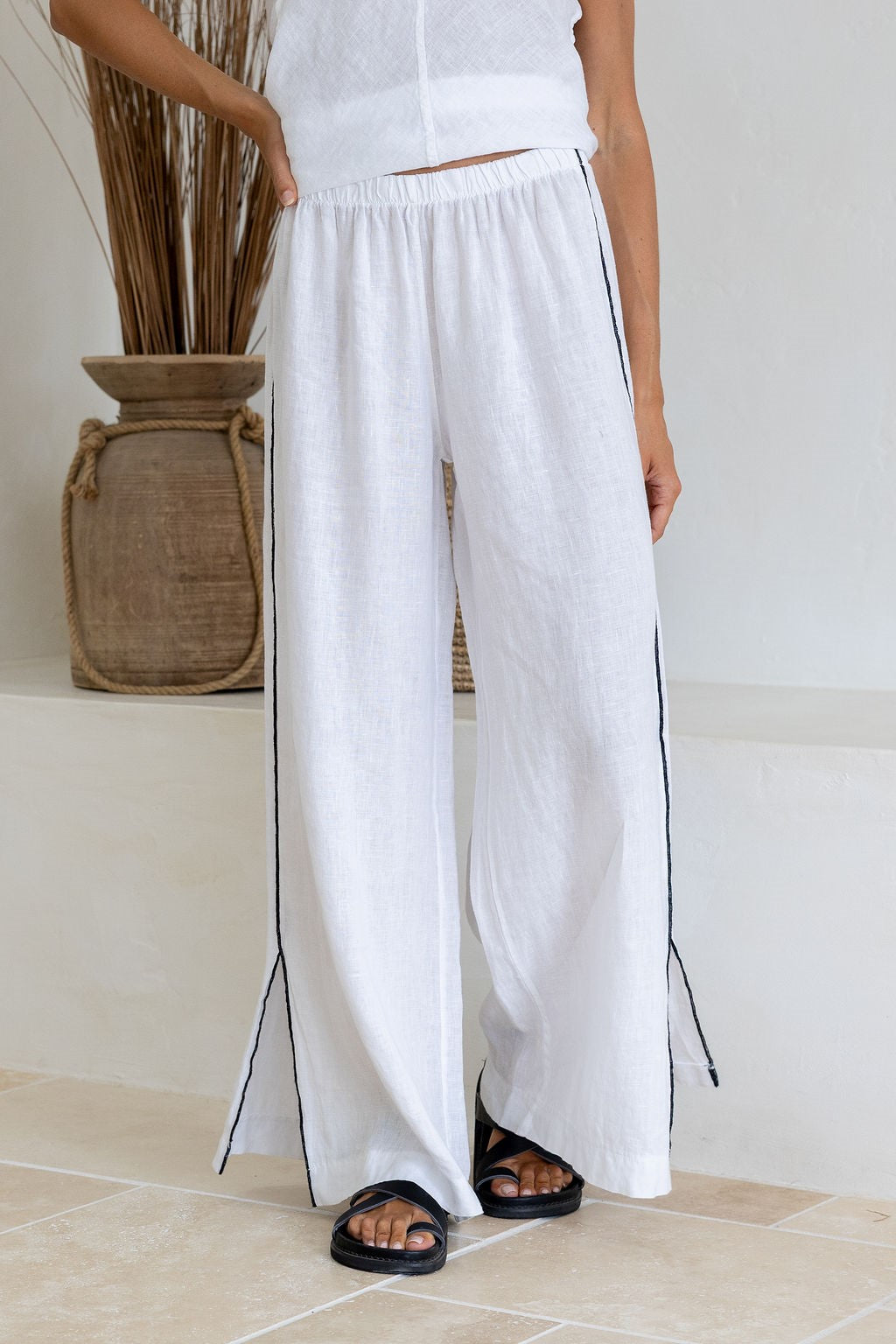 Ariosa Linen Pants in White