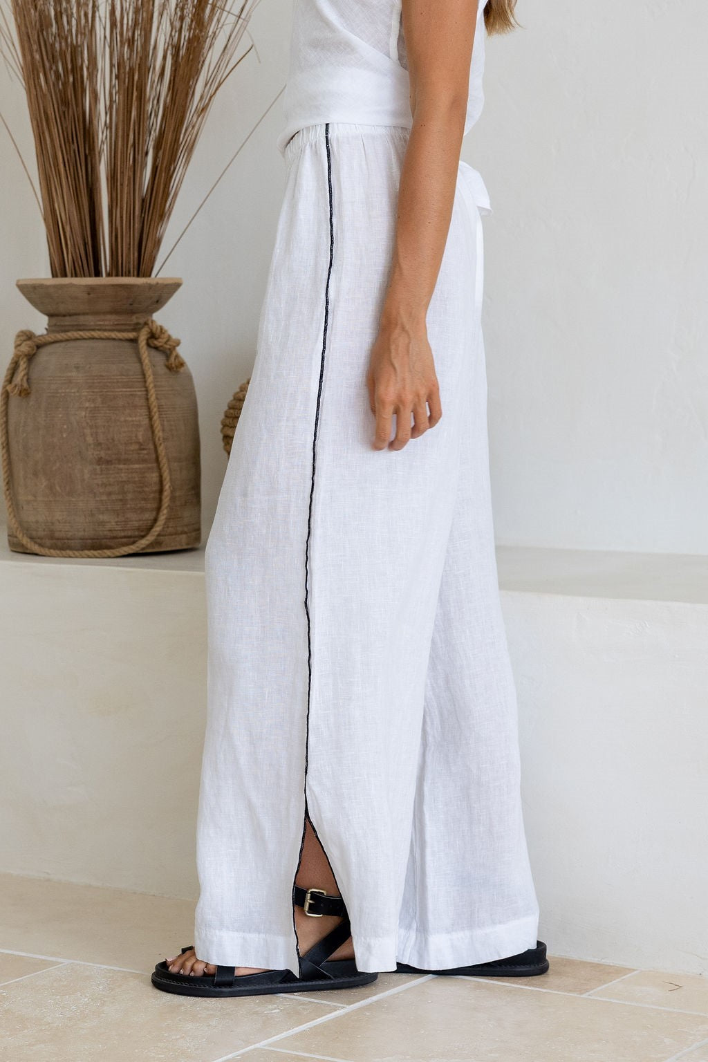 Ariosa Linen Pants in White