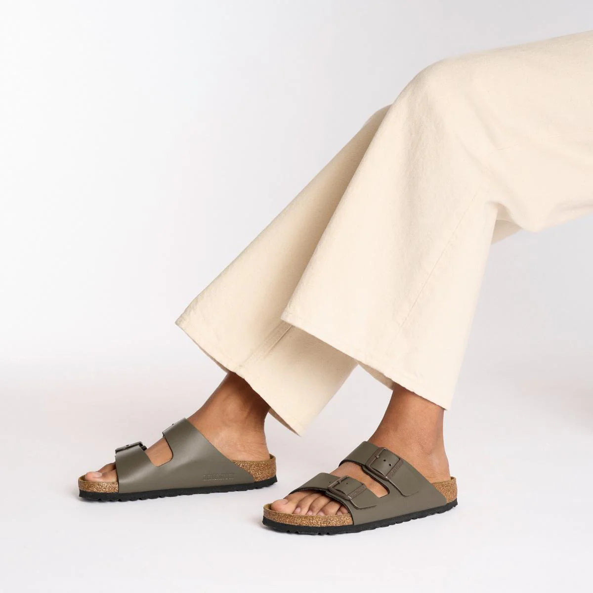 Birkenstock Arizona Sandal - Smooth Leather - Concrete Grey