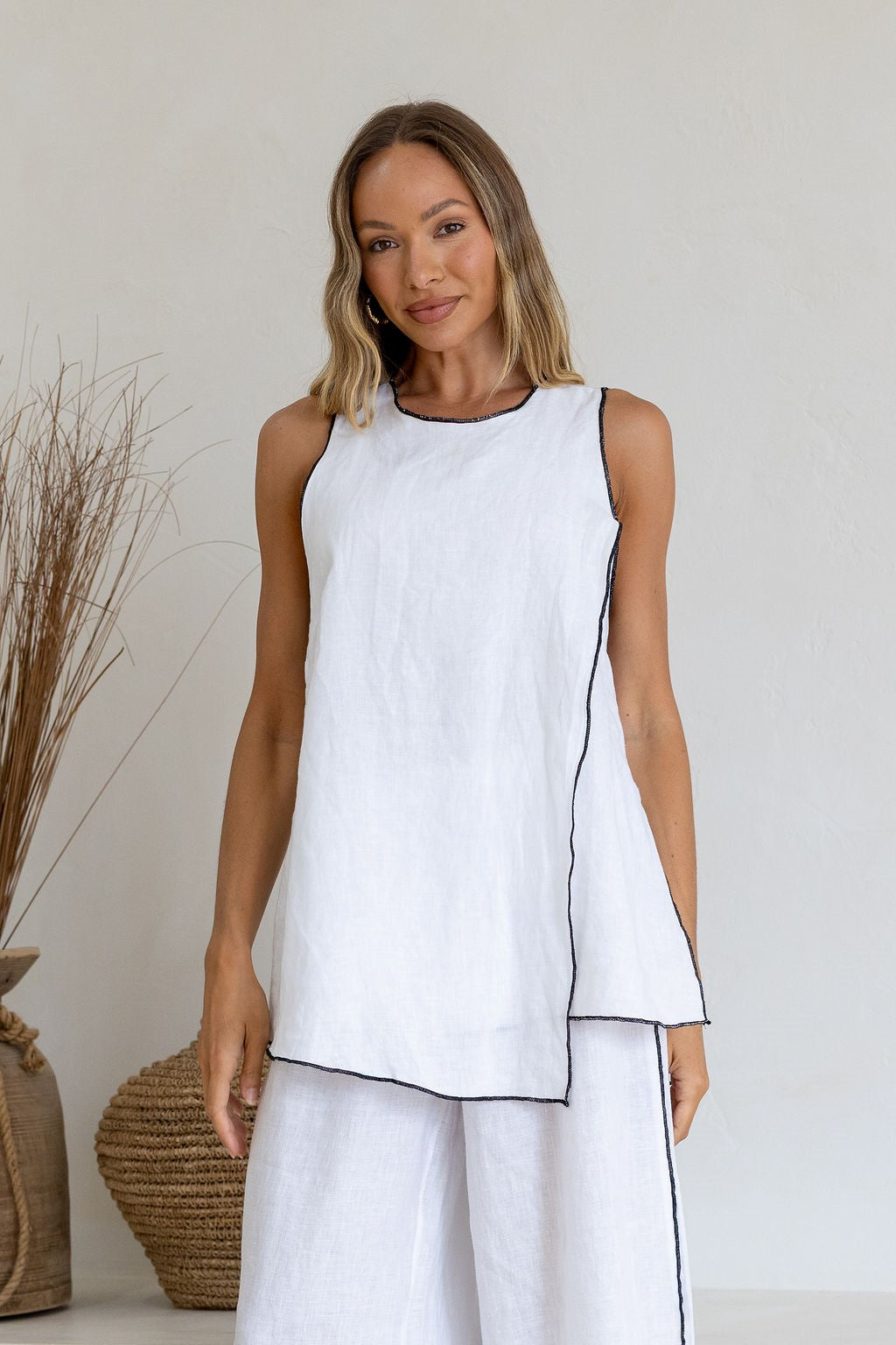 Ventilata Linen Top in White