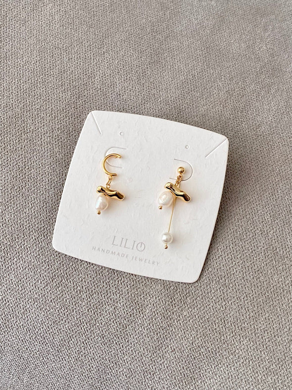 Athena Pearl Earrings