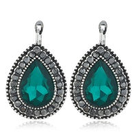 The Italian Closet: Emerald Teardrop Vintage Earrings